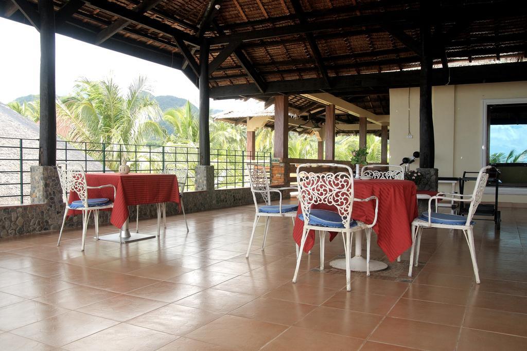 Le Palme Beach Resort Pandan Екстериор снимка