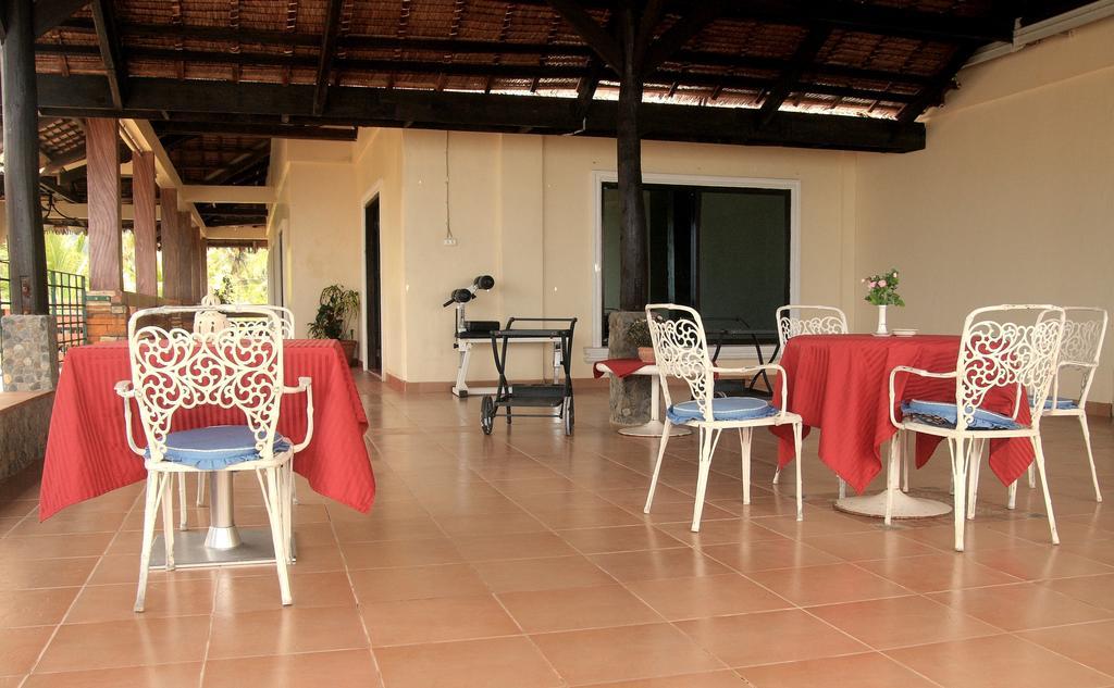 Le Palme Beach Resort Pandan Екстериор снимка