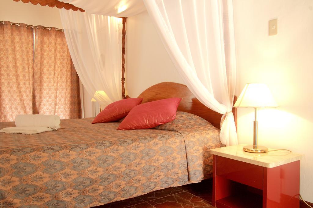 Le Palme Beach Resort Pandan Екстериор снимка