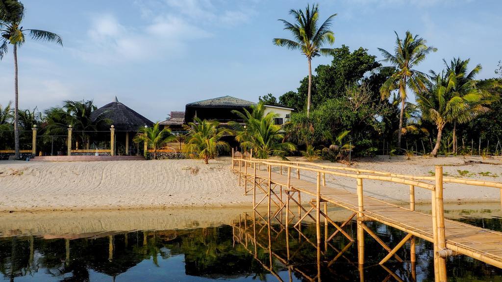 Le Palme Beach Resort Pandan Екстериор снимка