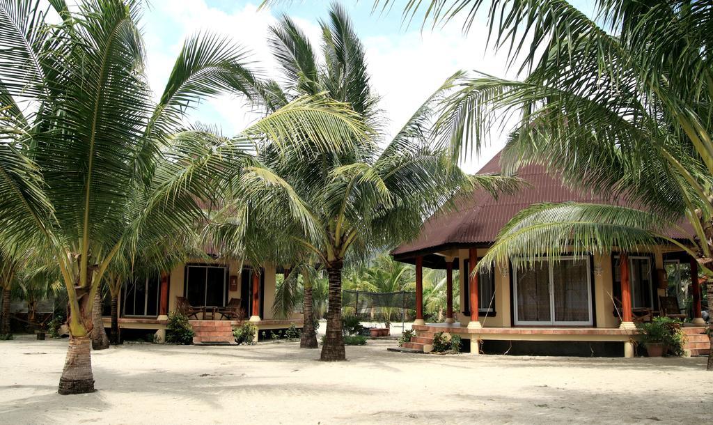 Le Palme Beach Resort Pandan Екстериор снимка